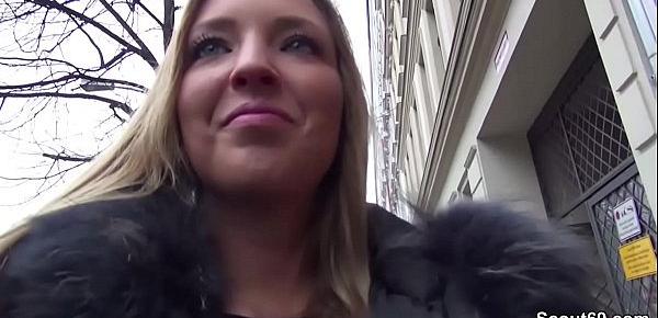 German Scout - Kim Davis (25) in Berlin zum Fick ueberredet